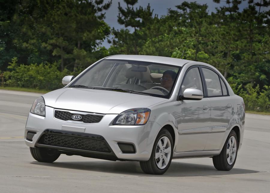  Kia Rio 2010 года  (фото 15 из 21)